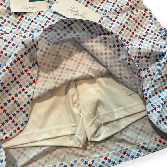 LADY HAGEN | Women's 17" Tummy Control
Golf Skort in Red White Blue Stars - Picture 5 of 7